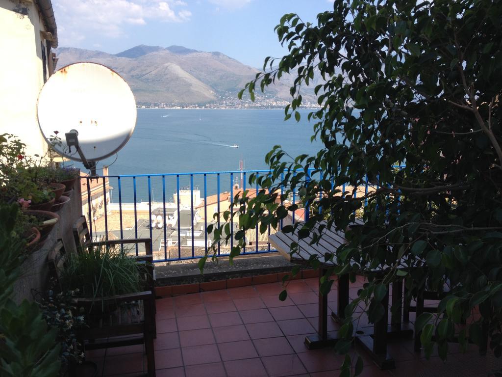 Bed & Breakfast Castello Aragoneseガエータ エクステリア 写真